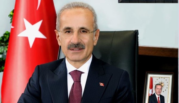 İnternet Kullanımımız Artıyor Ulaştırma ve Altyapı Bakanı Abdulkadir Uraloğlu: İnternet Abone Sayısı 72,5 Milyona Genişbant Abone Sayısı İse 91,6 Milyona Yükseldi
